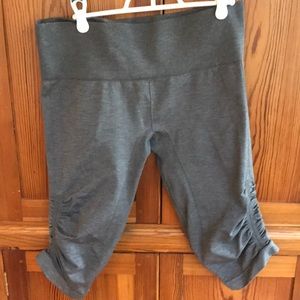 Lululemon Gray Cropped Bottoms, size 10